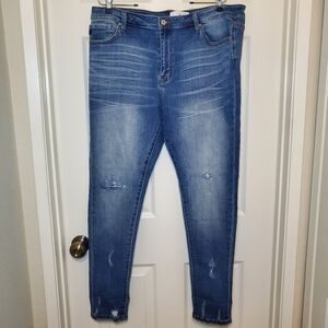 KanCan denim distressed women’s jeans size 2XL